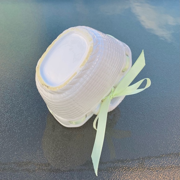 Small White Ceramic Market Basket Figurine with Pastel Green Ribbon - Picture 6 of 7
